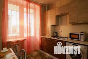 1-к квартира, посуточно, 42м2, 3/10 этаж