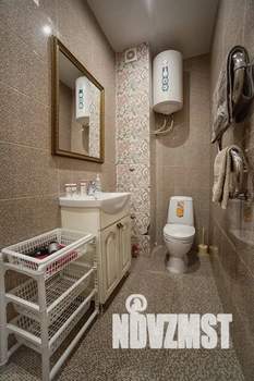 Студия квартира, посуточно, 48м2, 1/5 этаж