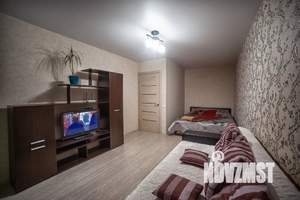 1-к квартира, посуточно, 42м2, 2/10 этаж