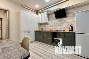 1-к квартира, посуточно, 42м2, 1/10 этаж