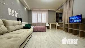 Студия квартира, посуточно, 31м2, 1/5 этаж