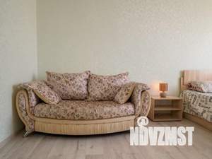 1-к квартира, посуточно, 42м2, 1/1 этаж