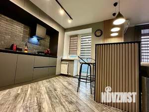 Студия квартира, посуточно, 42м2, 3/3 этаж