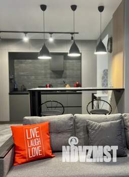 Студия квартира, посуточно, 42м2, 3/3 этаж