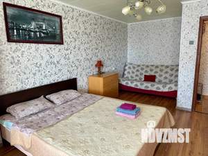 1-к квартира, посуточно, 42м2, 7/9 этаж