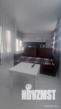 Студия квартира, посуточно, 42м2, 1/10 этаж