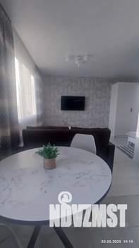 Студия квартира, посуточно, 42м2, 1/10 этаж