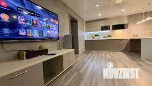 Студия квартира, посуточно, 53м2, 1/5 этаж