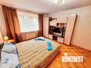 1-к квартира, посуточно, 43м2, 2/10 этаж