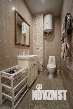 Студия квартира, посуточно, 48м2, 1/5 этаж