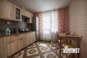 1-к квартира, посуточно, 42м2, 3/10 этаж
