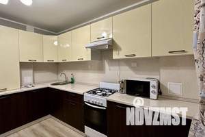 1-к квартира, посуточно, 42м2, 4/10 этаж