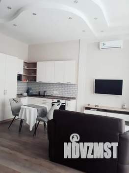 Студия квартира, посуточно, 44м2, 2/3 этаж