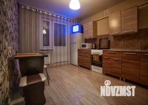 1-к квартира, посуточно, 42м2, 2/10 этаж