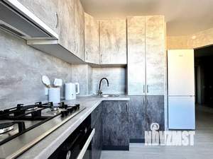1-к квартира, посуточно, 37м2, 8/10 этаж