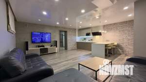 Студия квартира, посуточно, 53м2, 1/5 этаж