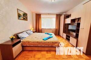 1-к квартира, посуточно, 42м2, 2/10 этаж