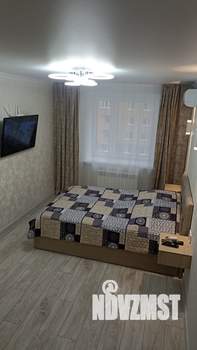 1-к квартира, посуточно, 33м2, 4/10 этаж