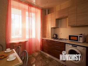 1-к квартира, посуточно, 43м2, 3/10 этаж