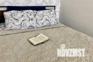 1-к квартира, посуточно, 42м2, 2/10 этаж