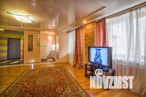 2-к квартира, посуточно, 75м2, 4/10 этаж