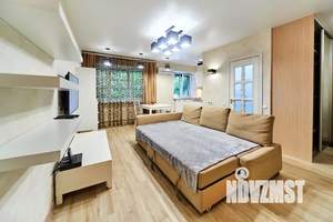 Студия квартира, посуточно, 30м2, 1/4 этаж