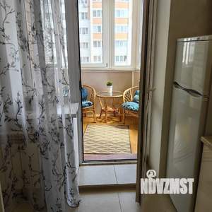1-к квартира, посуточно, 44м2, 4/10 этаж