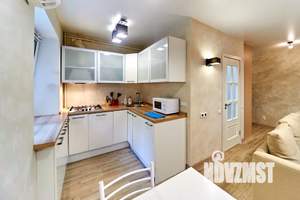 Студия квартира, посуточно, 30м2, 1/4 этаж