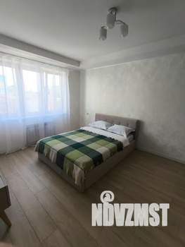 1-к квартира, посуточно, 40м2, 4/10 этаж