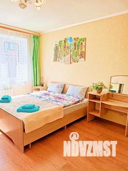 1-к квартира, посуточно, 43м2, 1/1 этаж