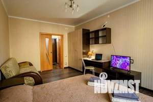 1-к квартира, посуточно, 42м2, 7/10 этаж