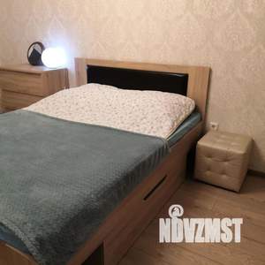 1-к квартира, посуточно, 38м2, 4/10 этаж