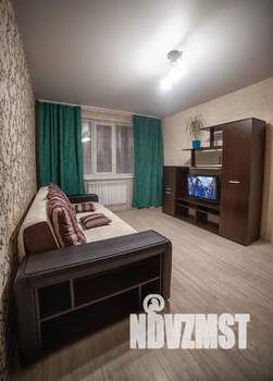 1-к квартира, посуточно, 42м2, 2/10 этаж