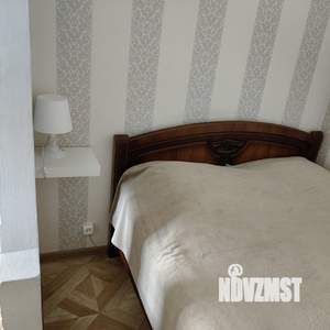 1-к квартира, посуточно, 38м2, 7/10 этаж