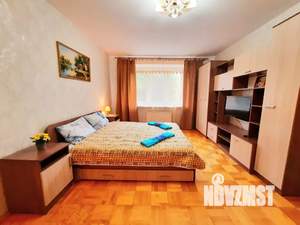 1-к квартира, посуточно, 43м2, 2/10 этаж