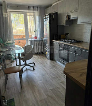 2-к квартира, вторичка, 76м2, 1/10 этаж