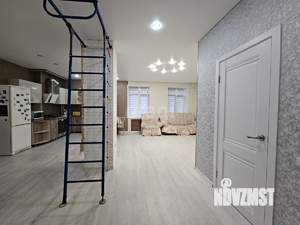 3-к квартира, вторичка, 82м2, 2/2 этаж