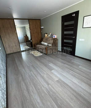 2-к квартира, вторичка, 76м2, 1/10 этаж