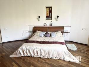 4-к квартира, вторичка, 184м2, 3/5 этаж