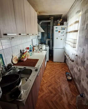 3-к квартира, вторичка, 52м2, 1/1 этаж