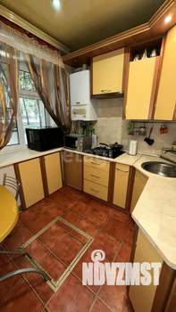 2-к квартира, вторичка, 40м2, 1/4 этаж