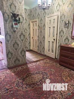 2-к квартира, вторичка, 61м2, 1/5 этаж