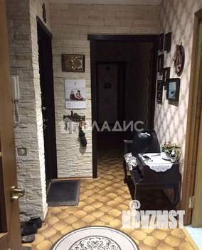 3-к квартира, вторичка, 70м2, 1/9 этаж