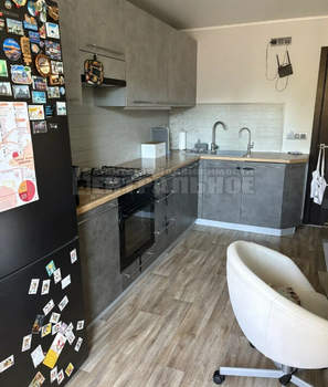 2-к квартира, вторичка, 76м2, 1/10 этаж