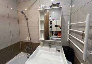 3-к квартира, вторичка, 54м2, 1/10 этаж