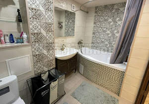 2-к квартира, вторичка, 62м2, 1/10 этаж