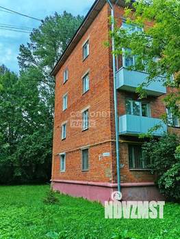 2-к квартира, вторичка, 44м2, 1/4 этаж