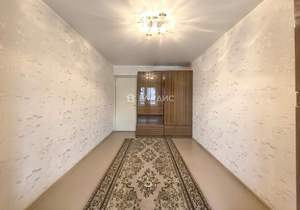 4-к квартира, вторичка, 74м2, 8/9 этаж