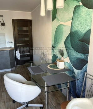 2-к квартира, вторичка, 76м2, 1/10 этаж