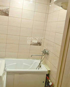 2-к квартира, вторичка, 44м2, 1/4 этаж